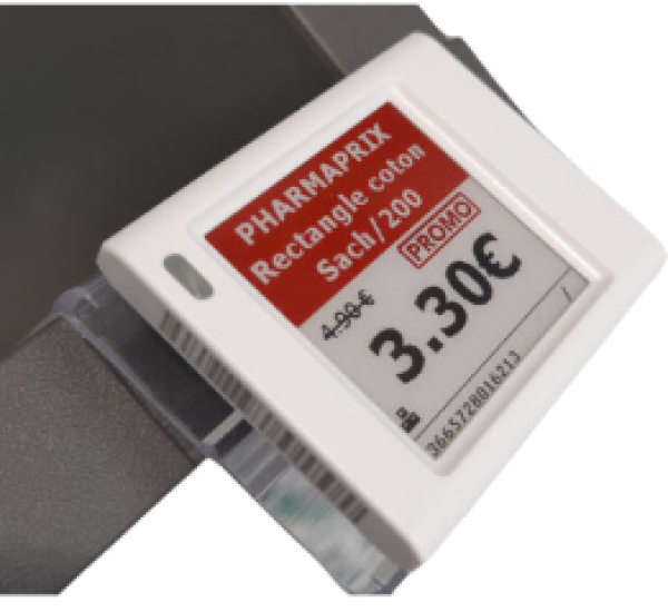 iot company Electronic price tag displaying "PHARMAPRIX Rectangle coton Sach./200," 4-pack, promo price of 3.30€.